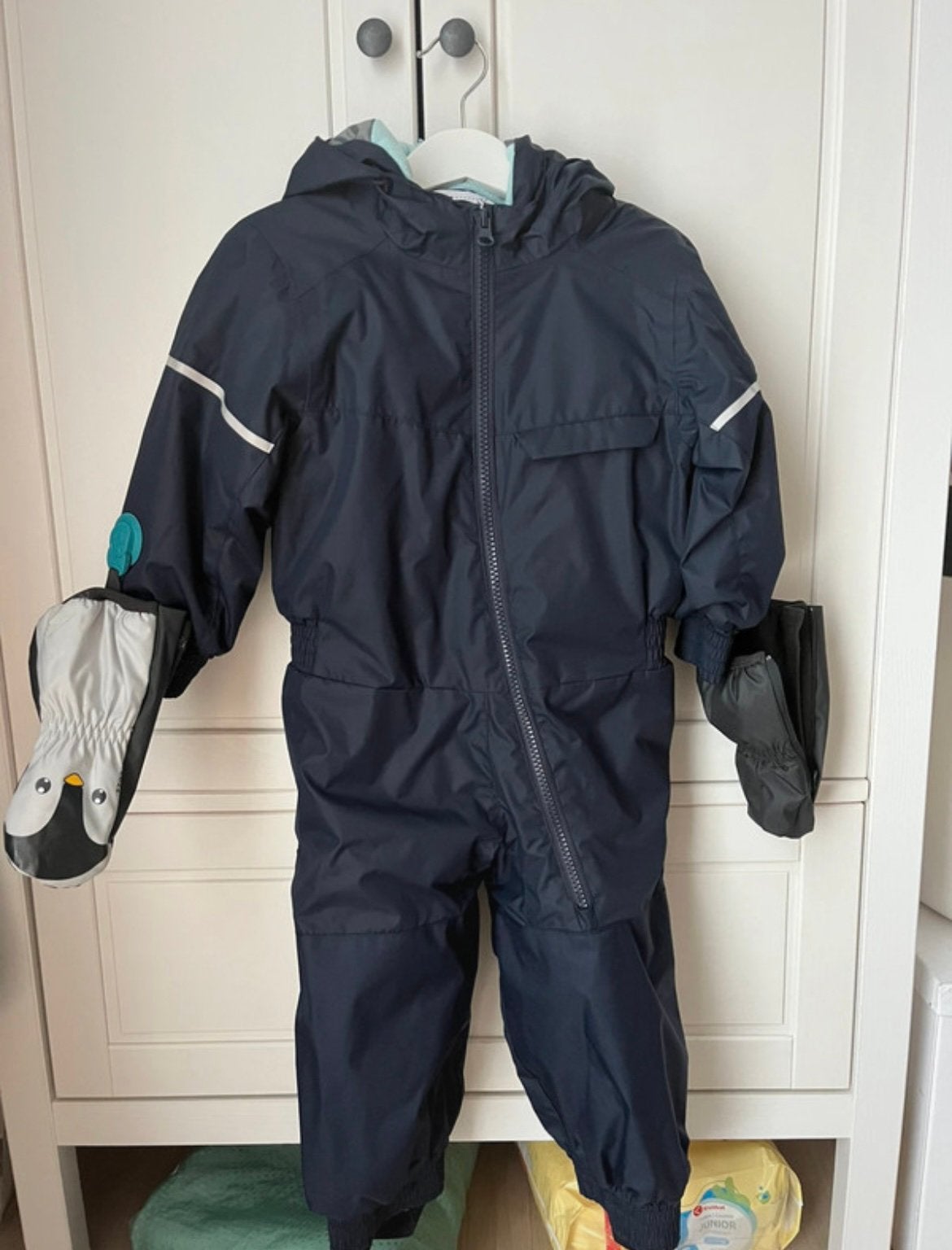 Decathlon kids ski suit with gloves, Kinderen en Baby's, Ophalen of Verzenden, Zo goed als nieuw, Jongetje of Meisje, Pakje