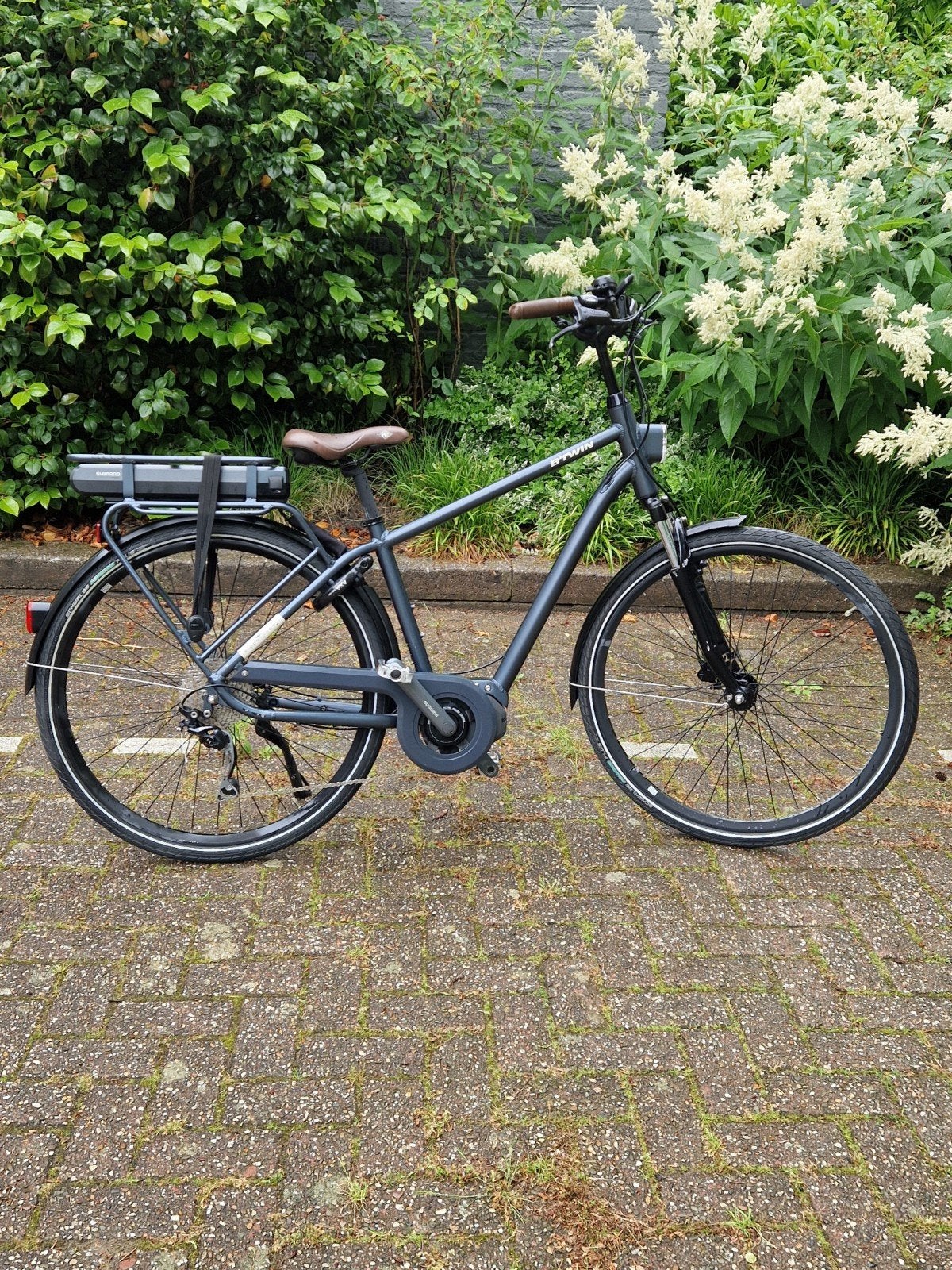 B-twin elops schimano middenmotor, Zo goed als nieuw, Minder dan 47 cm, 50 km per accu of meer, Ophalen
