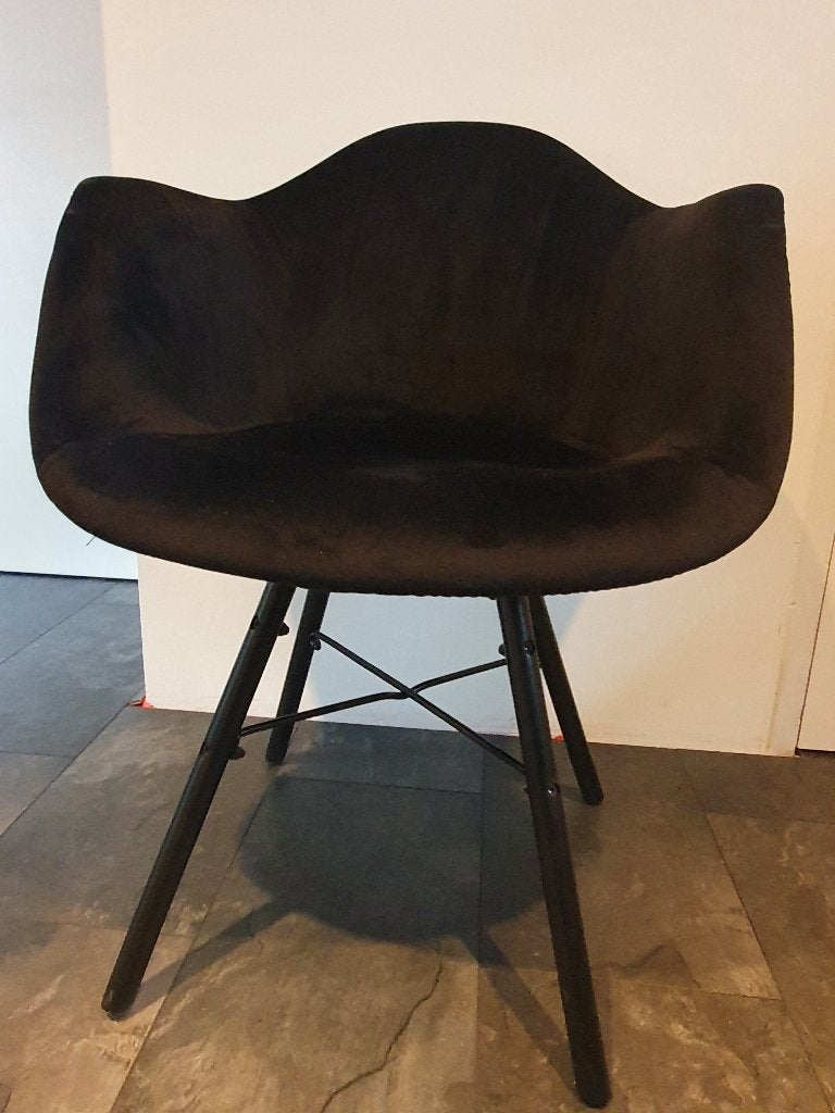 4 Eames stoelen model DAW black velvet, Huis en Inrichting, Ophalen of Verzenden, Zo goed als nieuw, Zwart, Vier