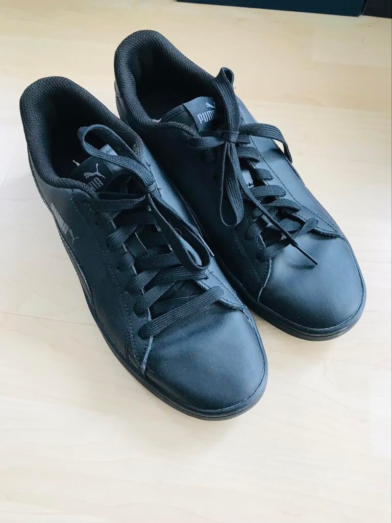 PUMA Smash v2 L unisex sneaker 365215 06 Maat 42,5 Zwart, Puma, Zwart, Ophalen of Verzenden, Sneakers of Gympen