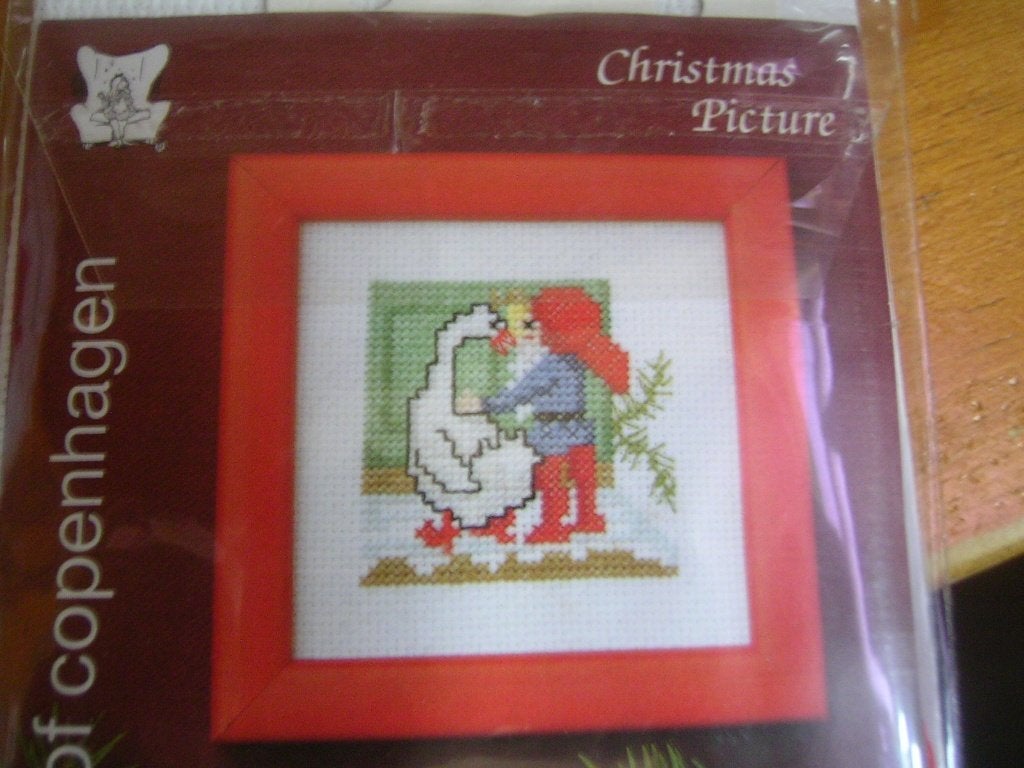 NIEUW Borduurpakketje Christmas Picture. Verkoop DMC Garens, Ophalen of Verzenden, Nieuw, Handborduren, Borduurpakket