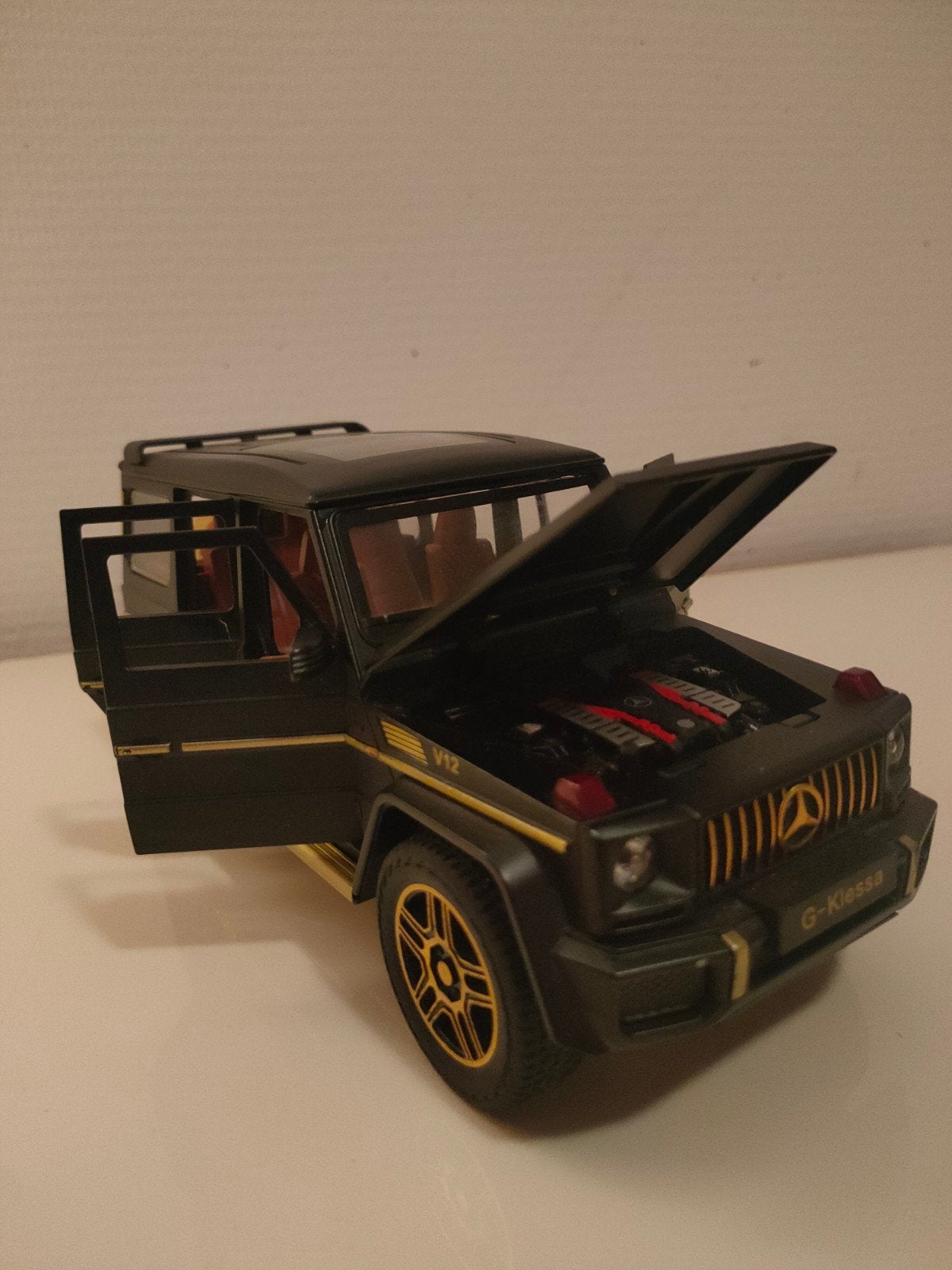 Mercedes Brabus G wagon Schaal model auto, Hobby en Vrije tijd, Modelauto's | 1:24, Ophalen, Zo goed als nieuw, Auto