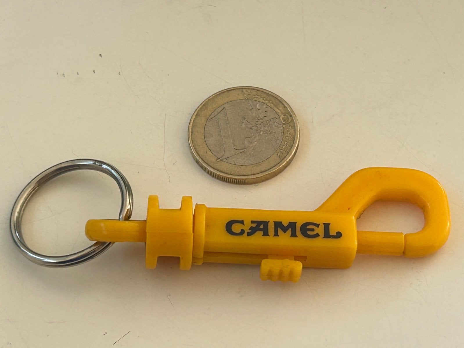Sleutelhanger Camel Sigaretten / Camel Trophy jaren 80 of 90, Ophalen of Verzenden, Zo goed als nieuw