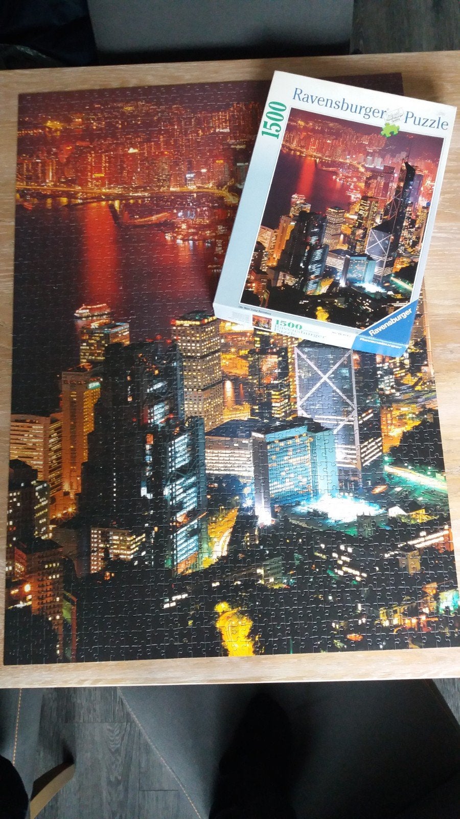 Ravensburger puzzel  1500 stukjes  Hongkong bij nacht

Op te, Ophalen, 500 t/m 1500 stukjes, Zo goed als nieuw