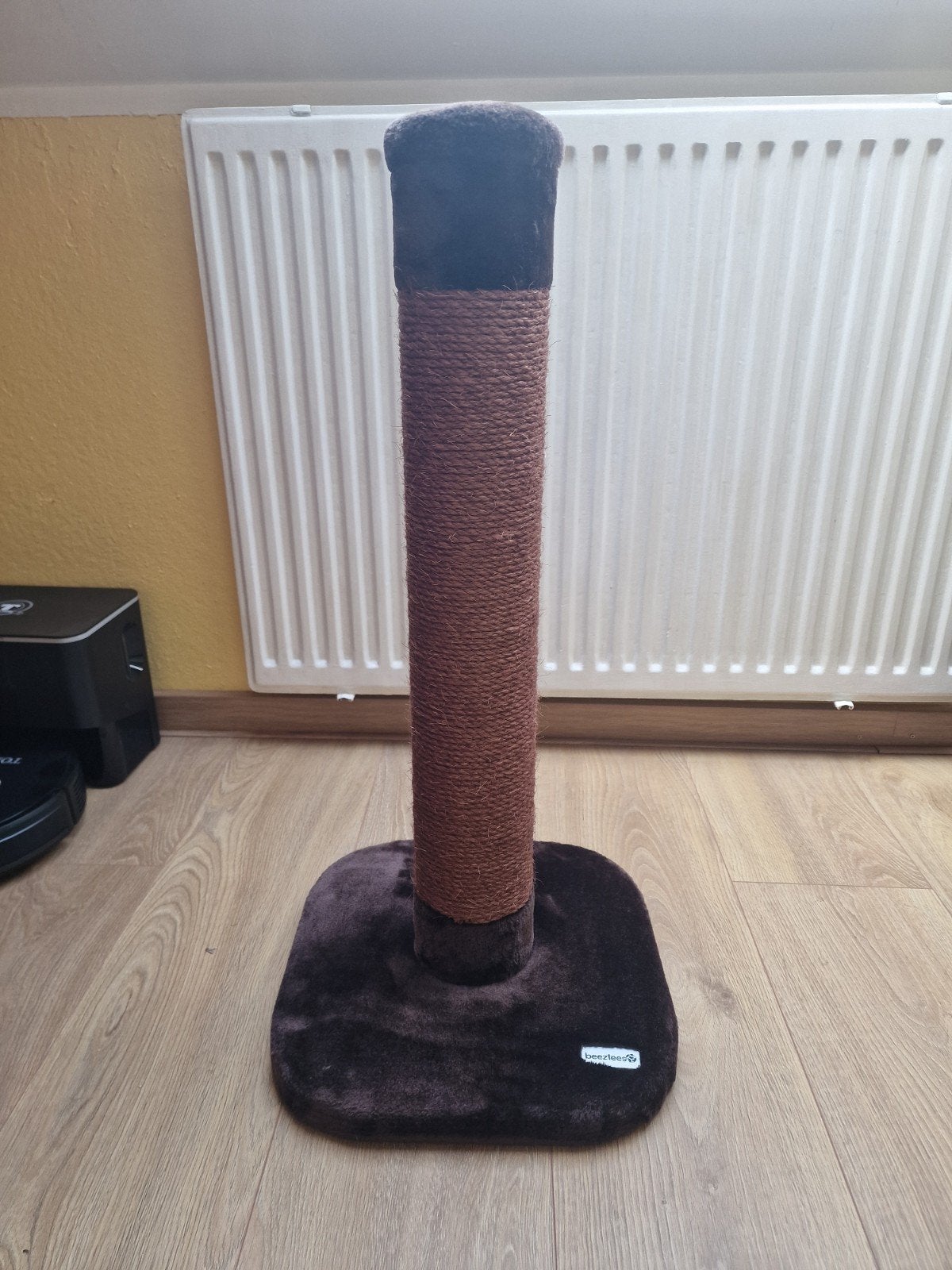Nieuw Krabpaal beeztees wumblo bruin 38x38x80 zware kwalitei, Ophalen of Verzenden, Nieuw, Krabpaal