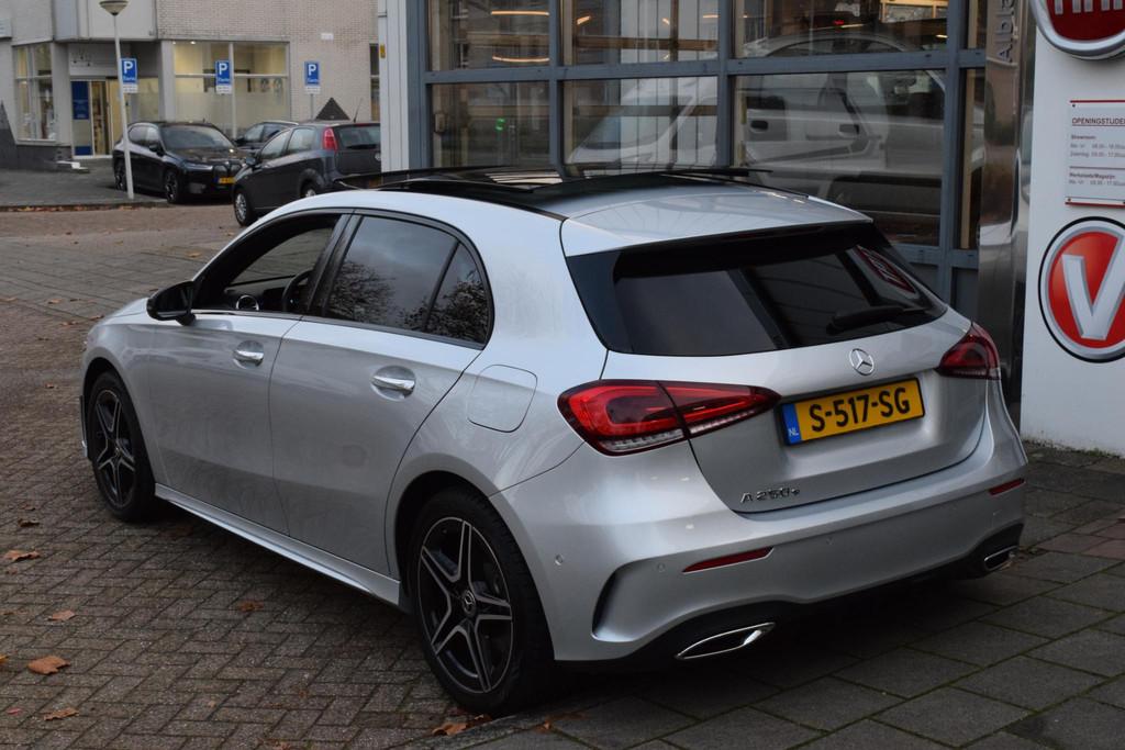 Mercedes-Benz A-klasse 250 e AMG Line|OrigNL|Pano|Sfeer|Came, Auto's, Mercedes-Benz, Stof, Gebruikt, Euro 6, 4 cilinders