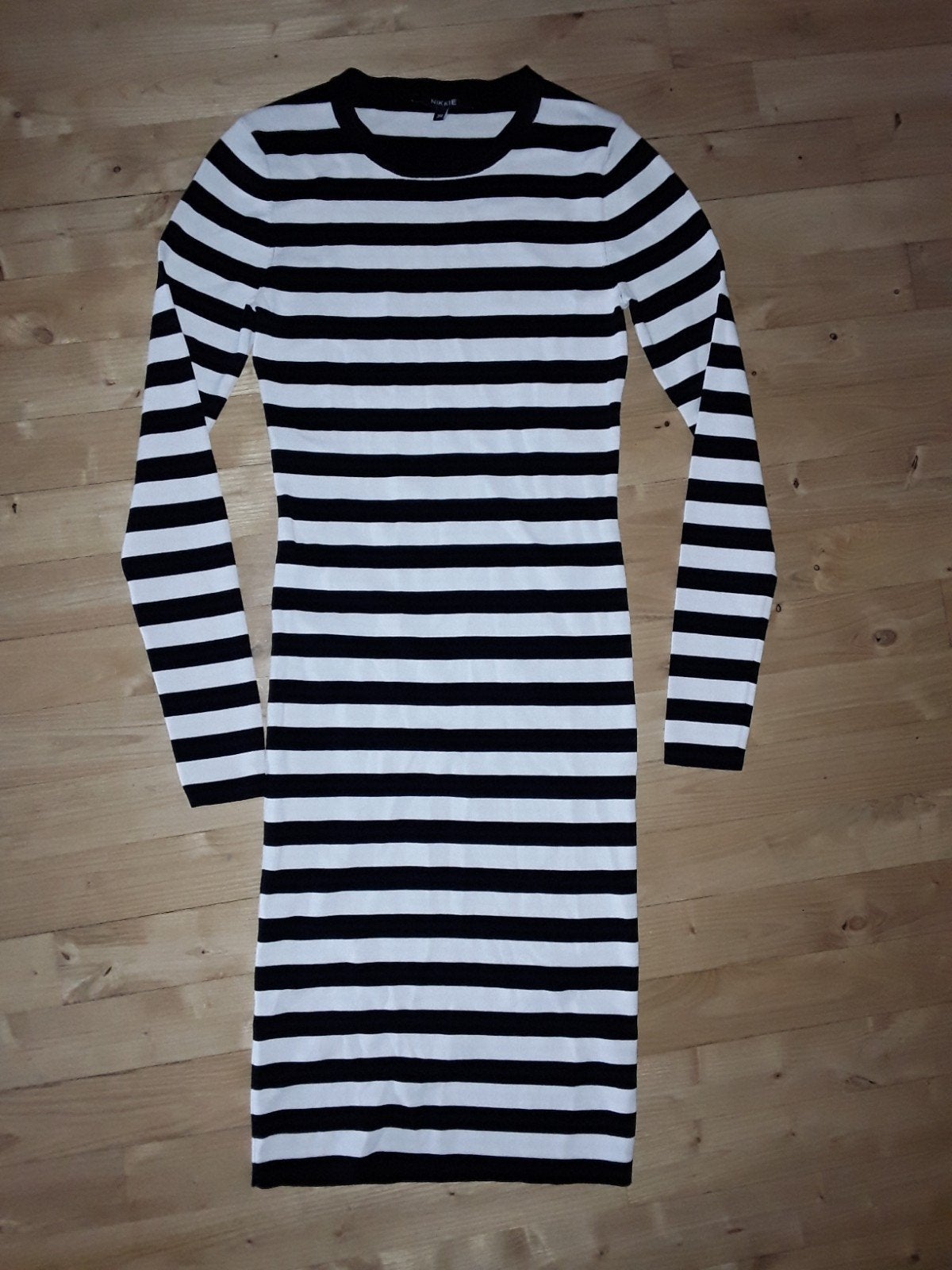 Zwart/wit gestreepte Nikkie jurk mt 34, Kleding | Dames, Jurken, Zwart, Ophalen of Verzenden, Zo goed als nieuw, Nikkie