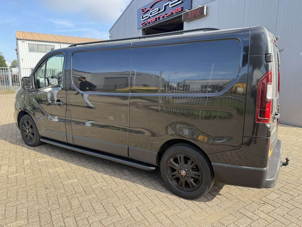 Vivaro Renault Trafic Sidebars met RVS trede Zwart Gepoederc, Niet ingevuld, Niet ingevuld, Nieuw, Ophalen of Verzenden