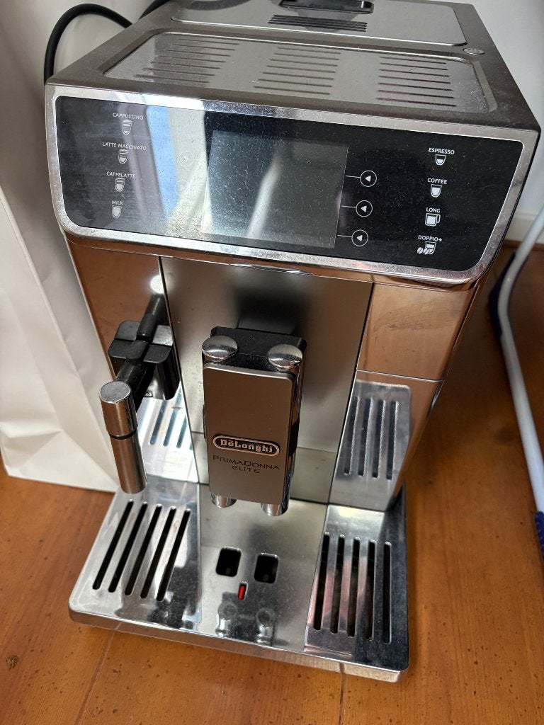 Delonghi Primadonna Elite bonenmachine met toebehoren, Witgoed en Apparatuur, Koffiezetapparaten, Ophalen, Gebruikt, 10 kopjes of meer
