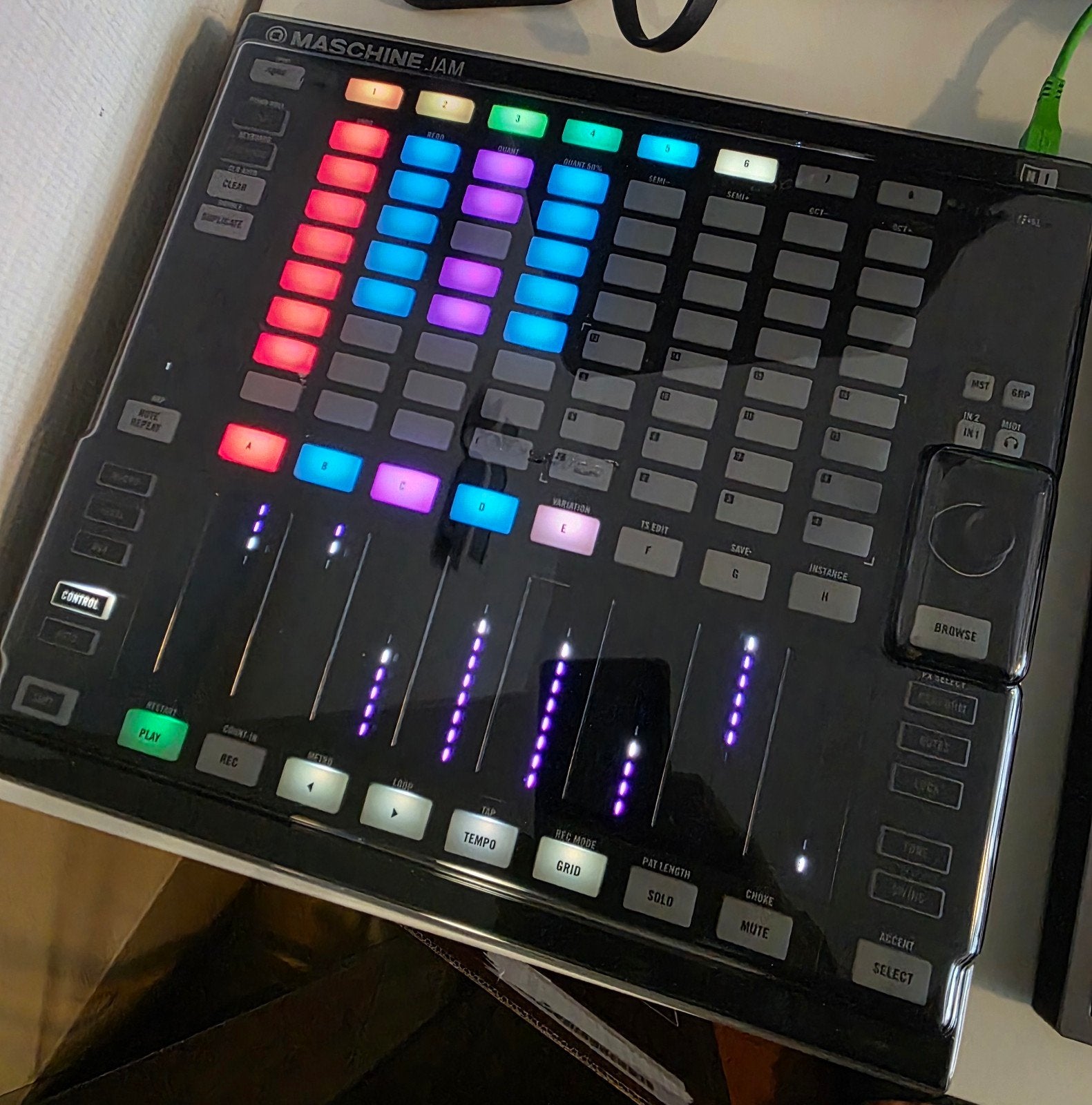 Maschine Jam - met decksaver, Muziek en Instrumenten, Dj-sets en Draaitafels, Ophalen of Verzenden, Overige merken