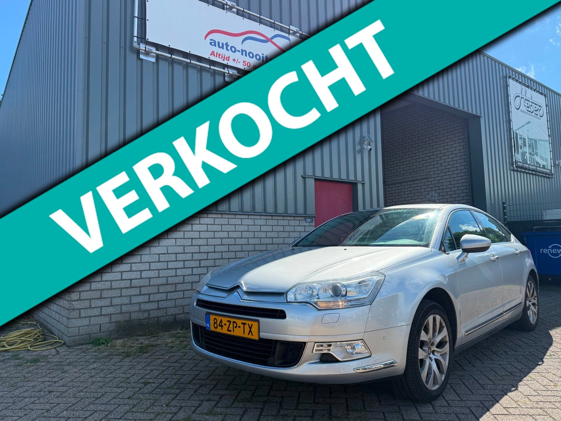 Citroen C5 2.0 16V Exclusive, Auto's, Gebruikt, Zwart, 4 cilinders, Parkeersensor