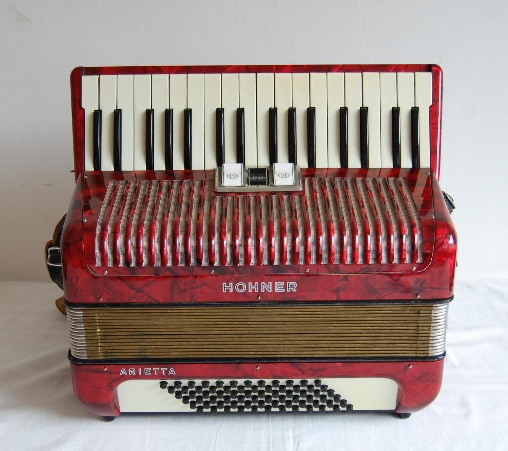 Accordeon Hohner Arietta, Muziek en Instrumenten, Accordeons, Gebruikt, Hohner Trossingen, Met riemen, INFO@HOHNER.DE