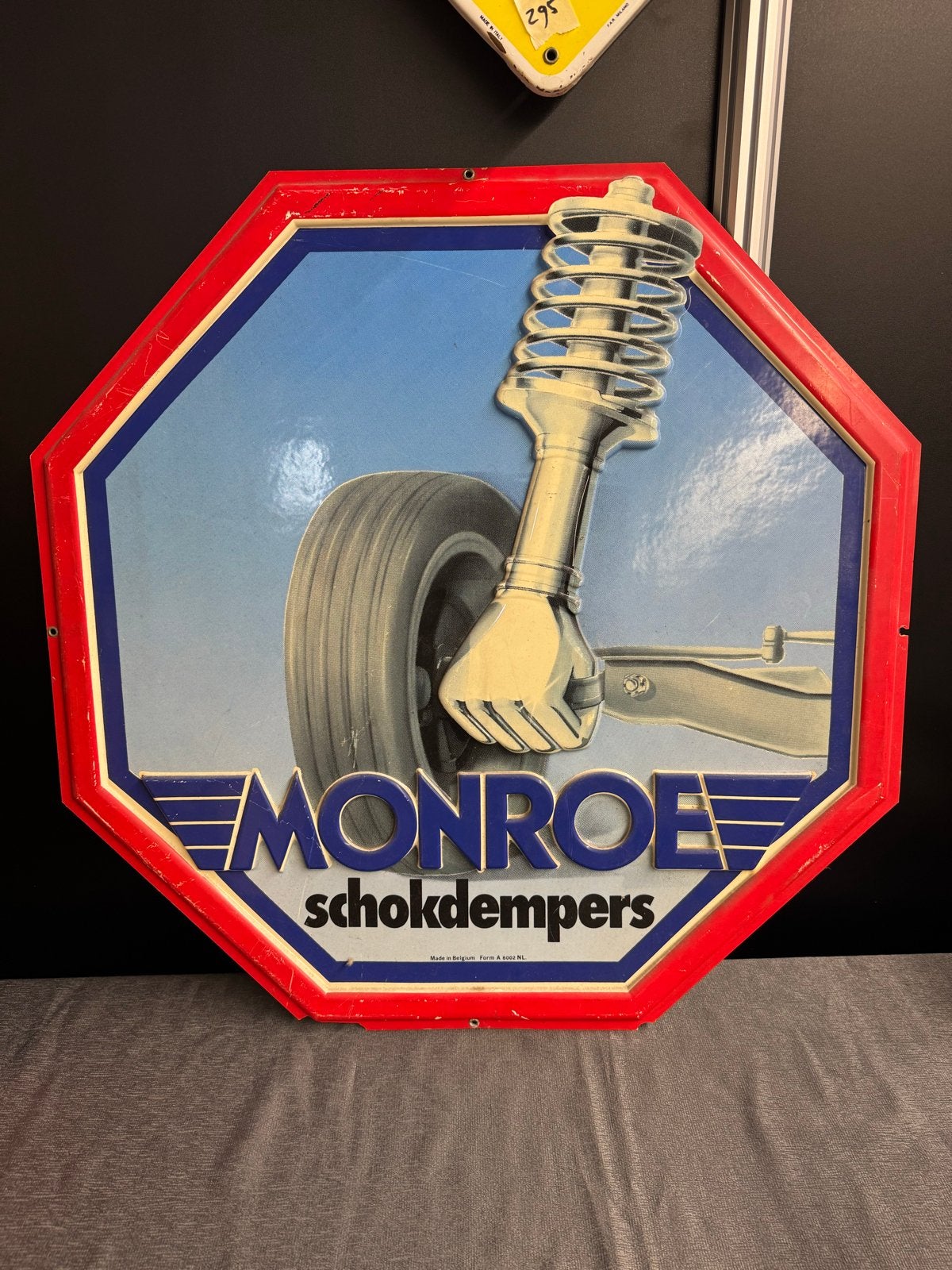 Vintage Monroe Schokdempers Reclamebord - Made in Belgium, Ophalen, Reclamebord, Gebruikt, .