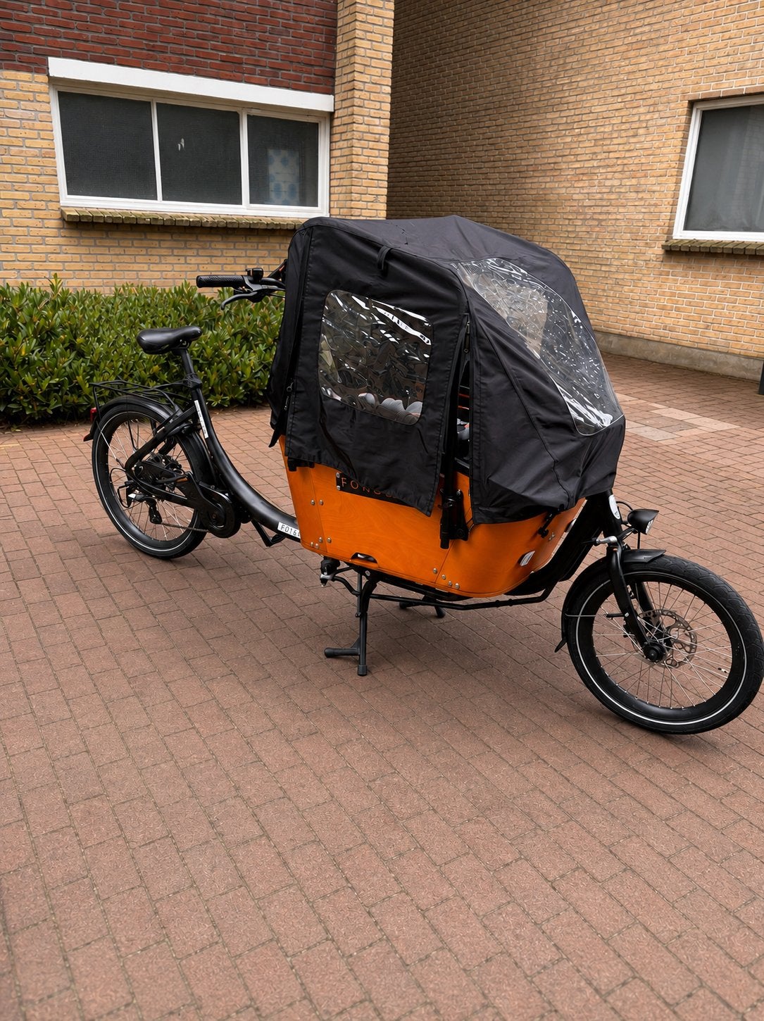 Cargo Electric Bakfiets + Maxi Cosi holder, 4 kinderen of meer, Elektrisch, Zo goed als nieuw, Schijfrem