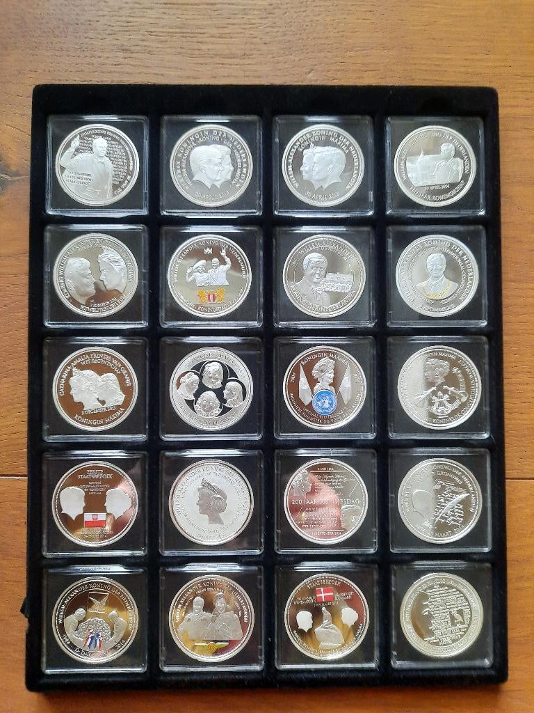 Herdenking munten 2013, 2014 en 2015 edel collecties nieuw, Postzegels en Munten, Setje, Koningin Beatrix, Zilver, Overige waardes