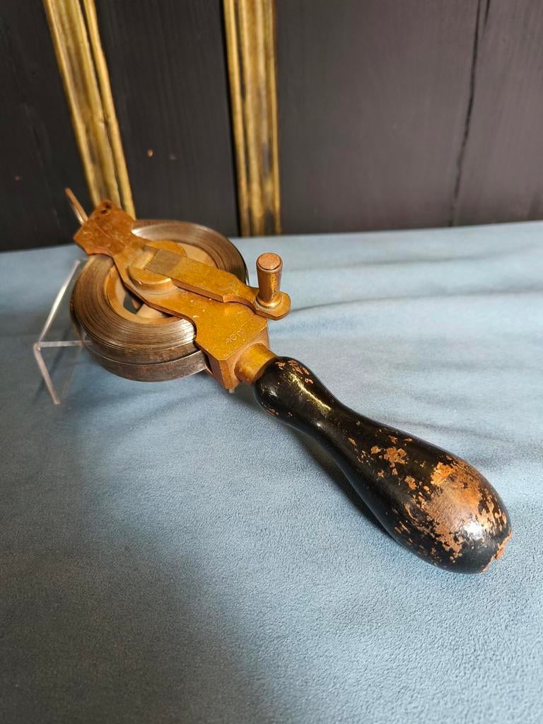 Mooi zwaar antiek meetlint van 10 meter, Antiek en Kunst, Ophalen of Verzenden