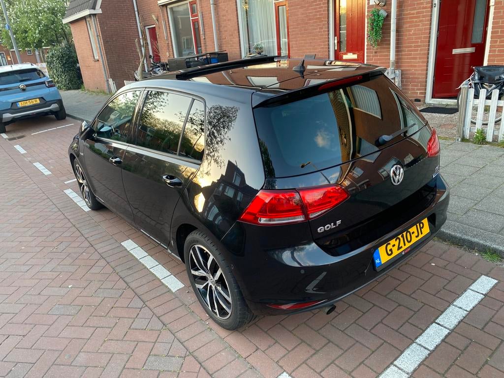 Volkswagen Golf 1.2 TSI 81KW 5D 2015 Zwart, Auto's, Voorwielaandrijving, 4 cilinders, 610 kg, Zwart