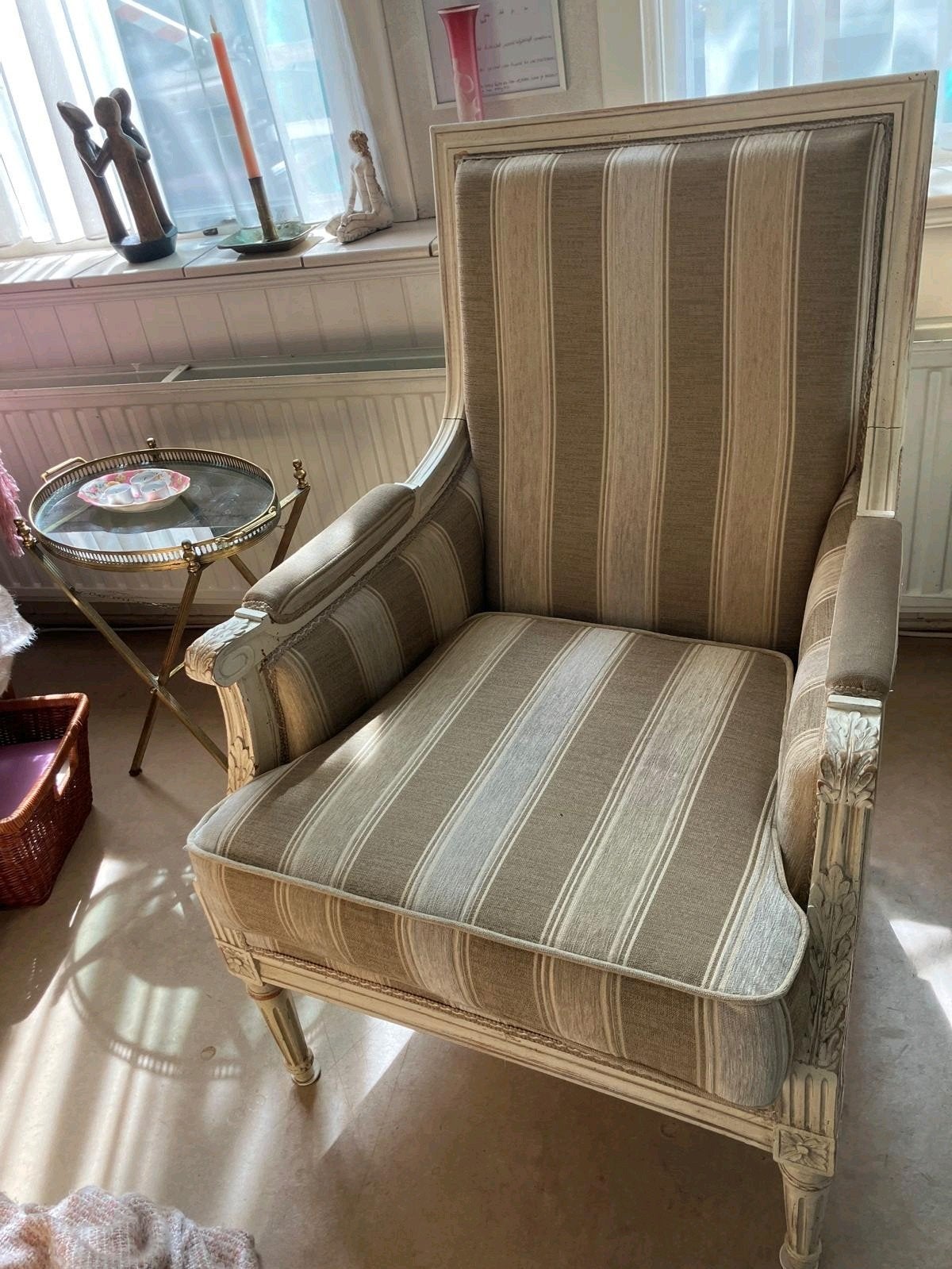 Louis XVI fauteuil met gestreepte bekleding, Antiek en Kunst, Antiek | Meubels | Stoelen en Banken, Ophalen