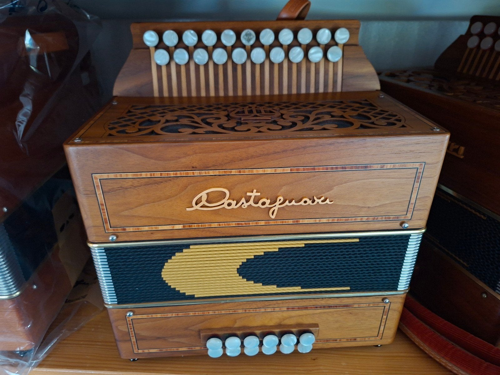 Castagnari Fazzy C-F, Muziek en Instrumenten, Ophalen of Verzenden, Nieuw, Overige formaten, Overige merken