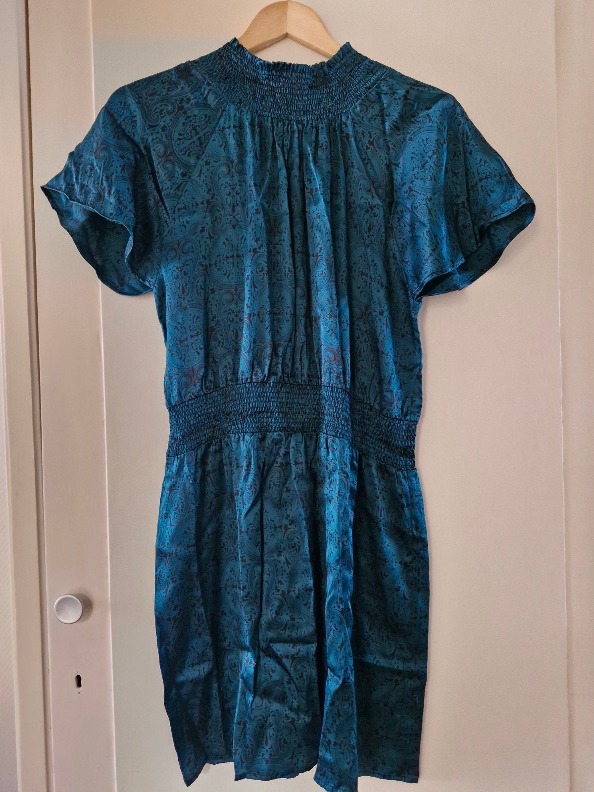 Jurk silk 100%, Ophalen of Verzenden, Zo goed als nieuw, Groen
