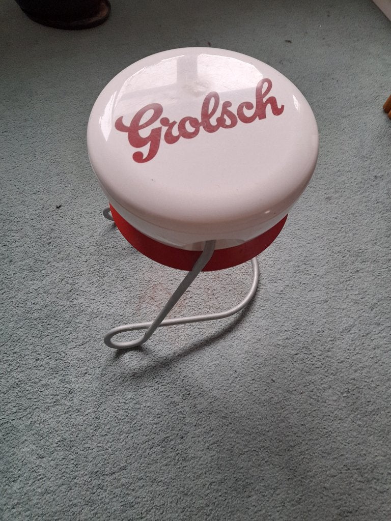 De beroemde Grolsch kruk in de vorm van een beugeldop, Ophalen, Gebruikt, Grolsch