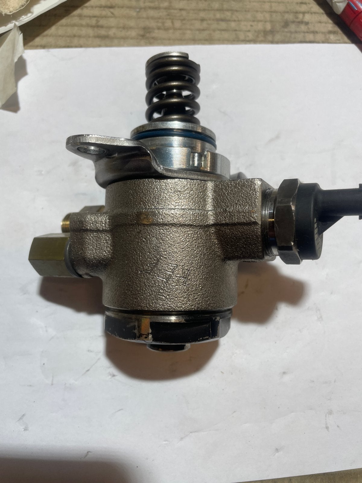 Hoge druk brandstofpomp VW Audi 03C127026J, Ophalen, Gebruikt