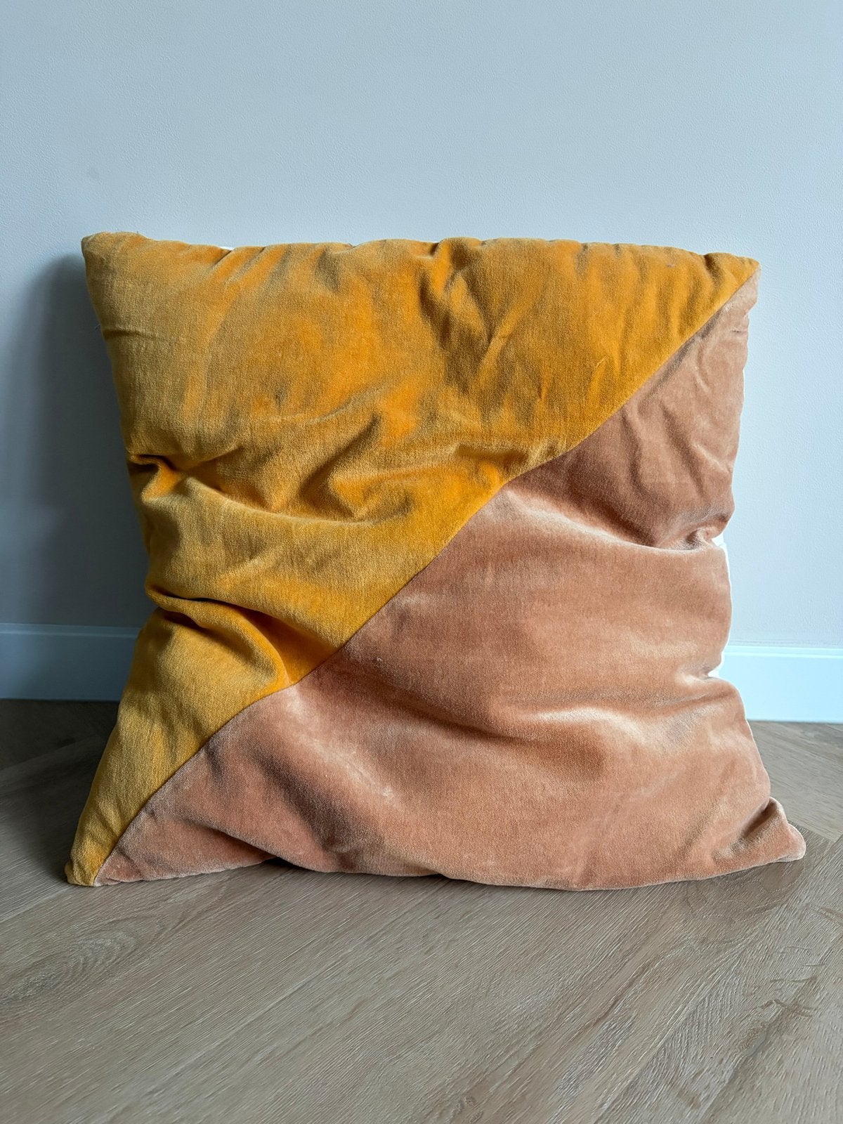 Sierkussen Mood Collection 50x50 cm - Okergeel/bruin, Ophalen, Overige merken, Gebruikt, Meerkleurig