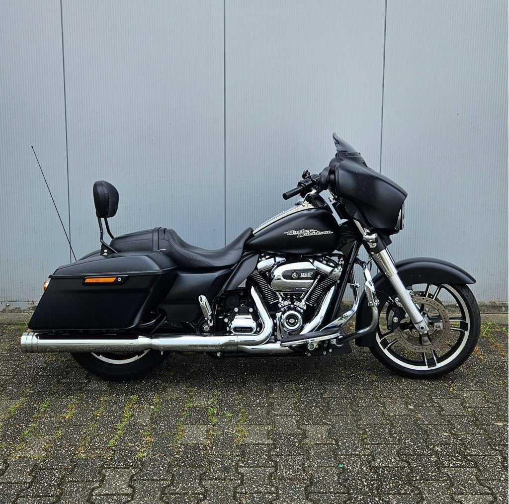 Harley Davidson Street Glide 107 M8 5HD 2016 23.710KM FLHX, Motoren, Motoren | Harley-Davidson, Bedrijf, Toermotor, 2 cilinders