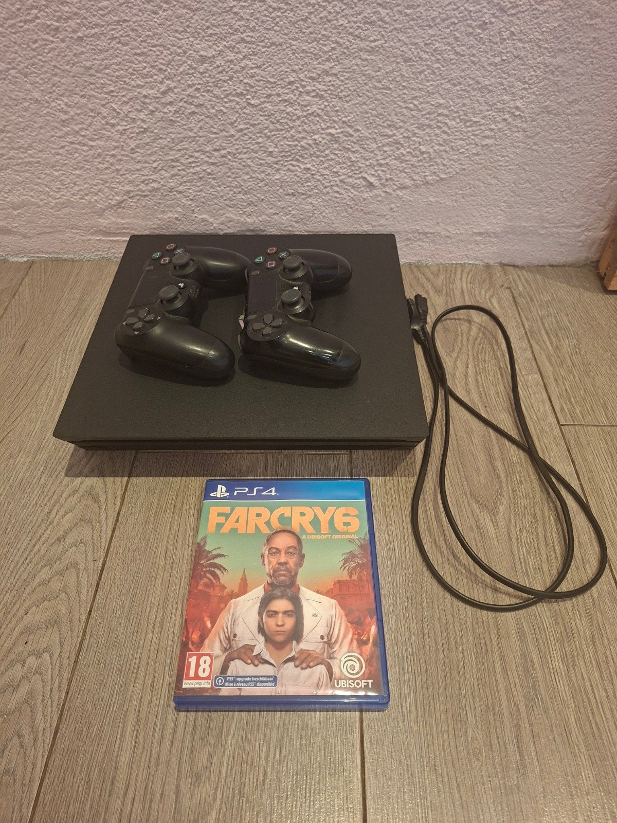 PlayStation 4 Pro 2 TB met 2 controllers en Far Cry 6, Spelcomputers en Games, Spelcomputers | Sony PlayStation 4, Ophalen, Met 2 controllers