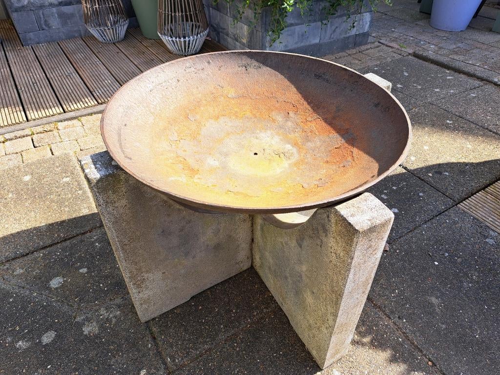 Vuurschaal beton/gietijzer, Ophalen, Gebruikt