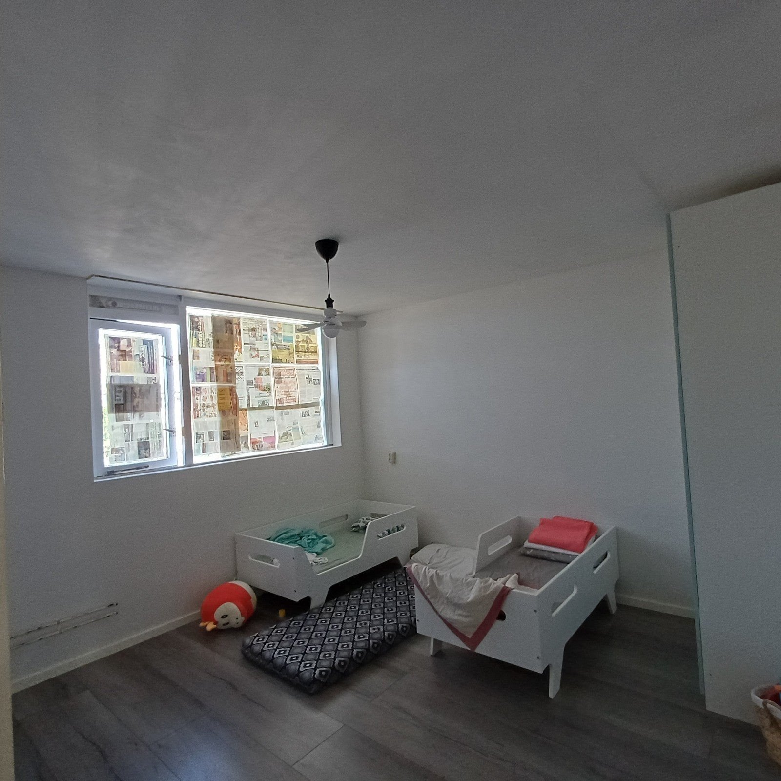 latexspuiter gezocht!! 1 slaapkamer ongeveer 25m3