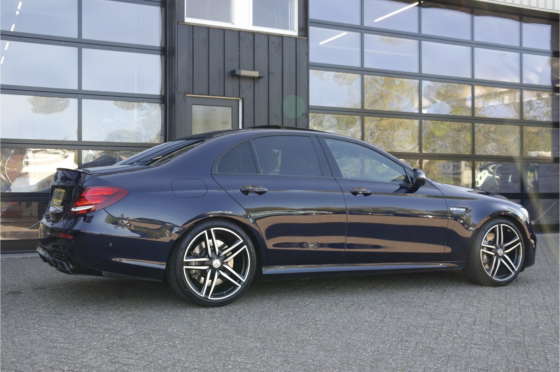 Mercedes-Benz E-Klasse AMG 63 4MATIC 572 PK Premium Plus | D, Auto's, Gebruikt, 572 pk, Blauw, Vierwielaandrijving