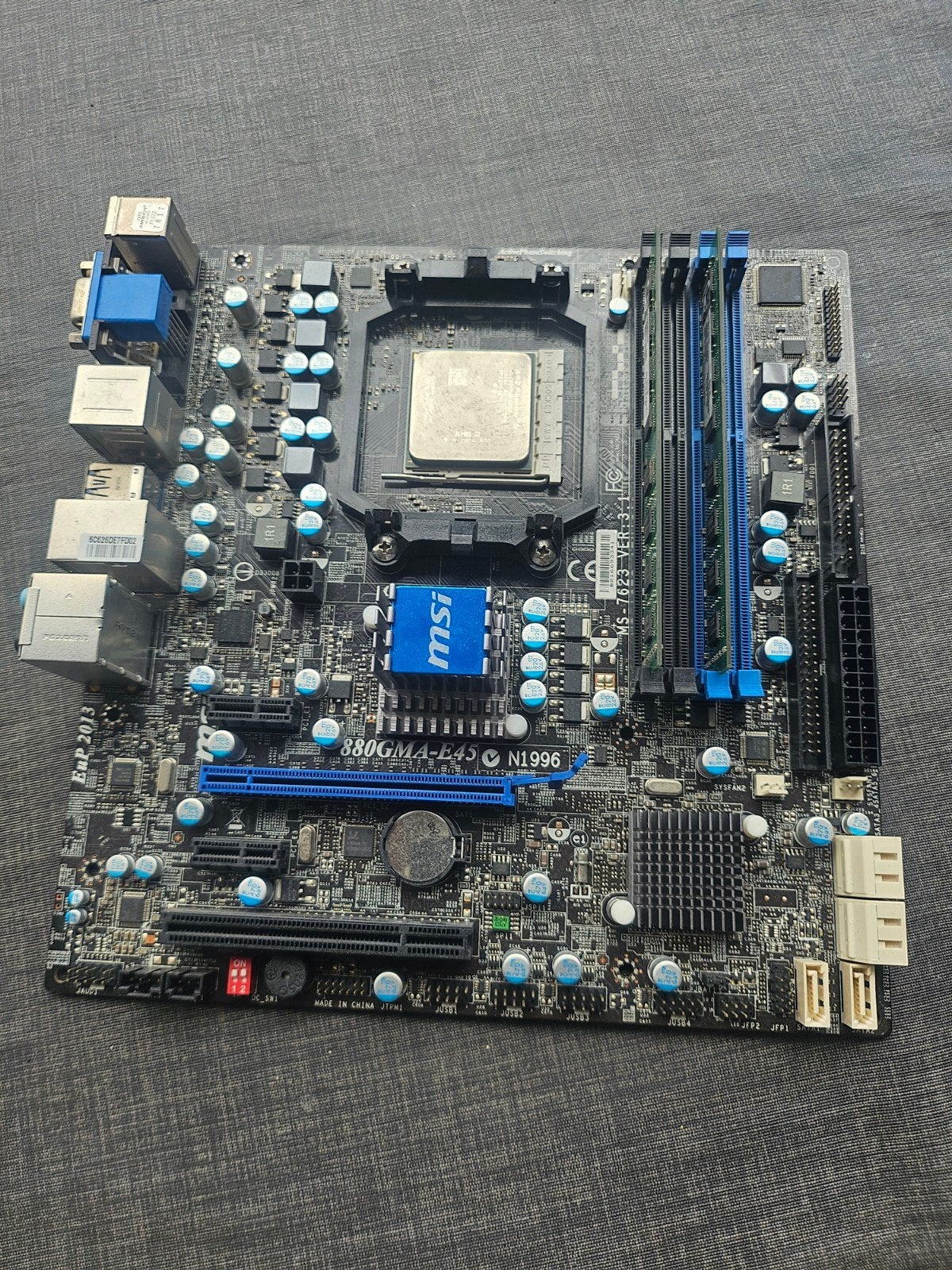 MSI 880GMA-E45 moederbord,, Ophalen