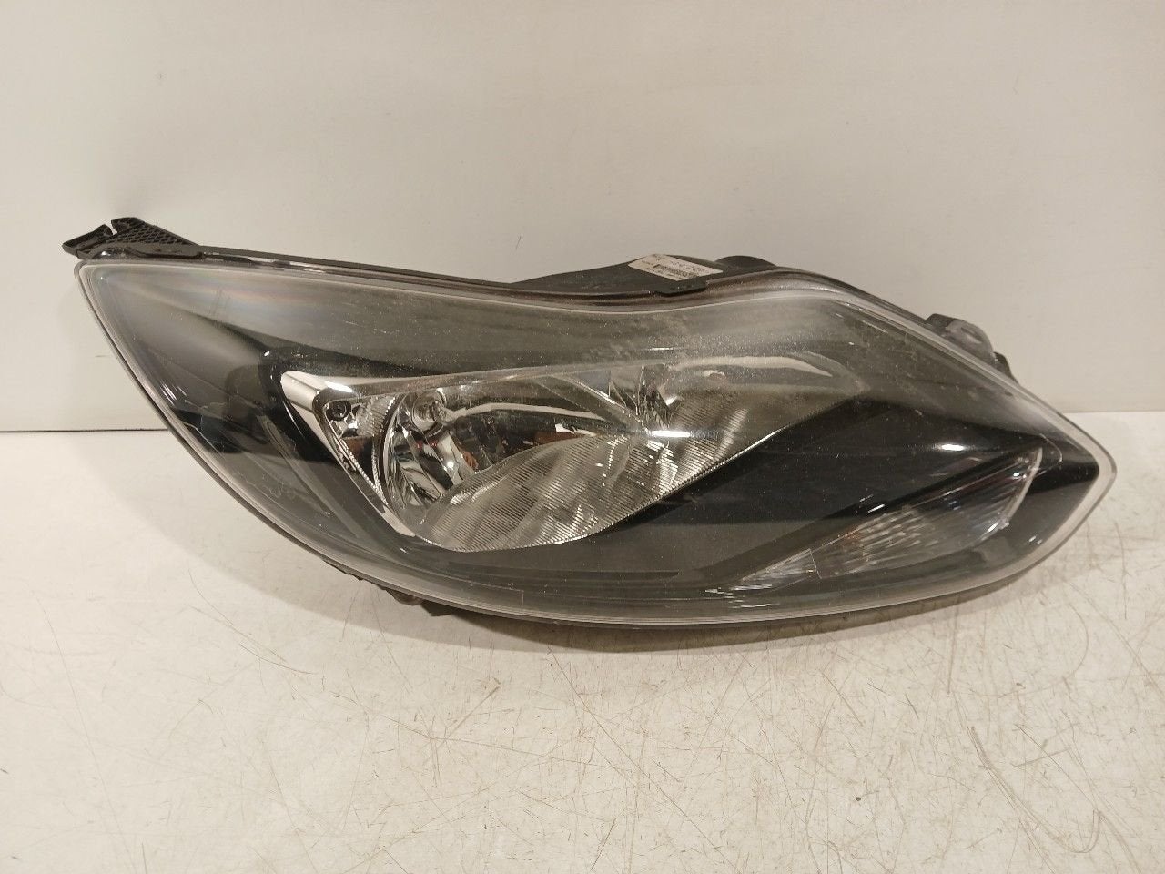 Koplamp rechts Ford Focus, Onderdelen@venauto.nl, Van der Ven Autorecycling B.V., Gebruikt, Ettenseweg 76, 4706 PB Roosendaal, The Netherlands