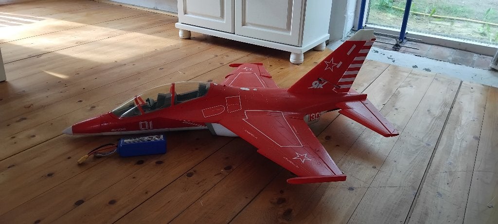 Yak edf jet, Hobby en Vrije tijd, Ophalen, Zo goed als nieuw, Elektro, RTF (Ready to Fly)