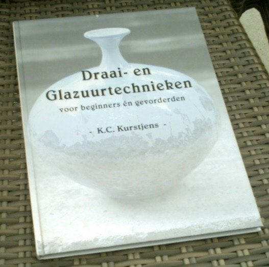 De wind- en watermolens in Overijssel. ISBN 9040097542., Ophalen of Verzenden, Zo goed als nieuw
