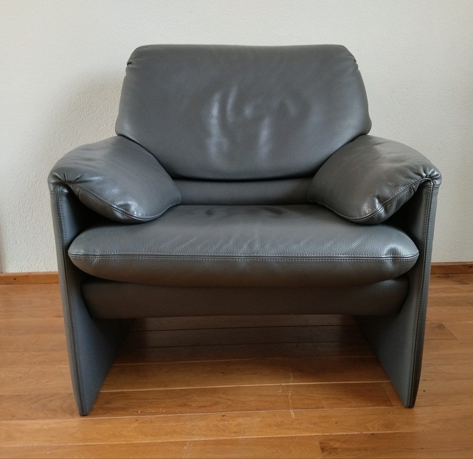 Leolux Bora-Beta fauteuil, Ophalen, Minder dan 75 cm, Leer, Zo goed als nieuw