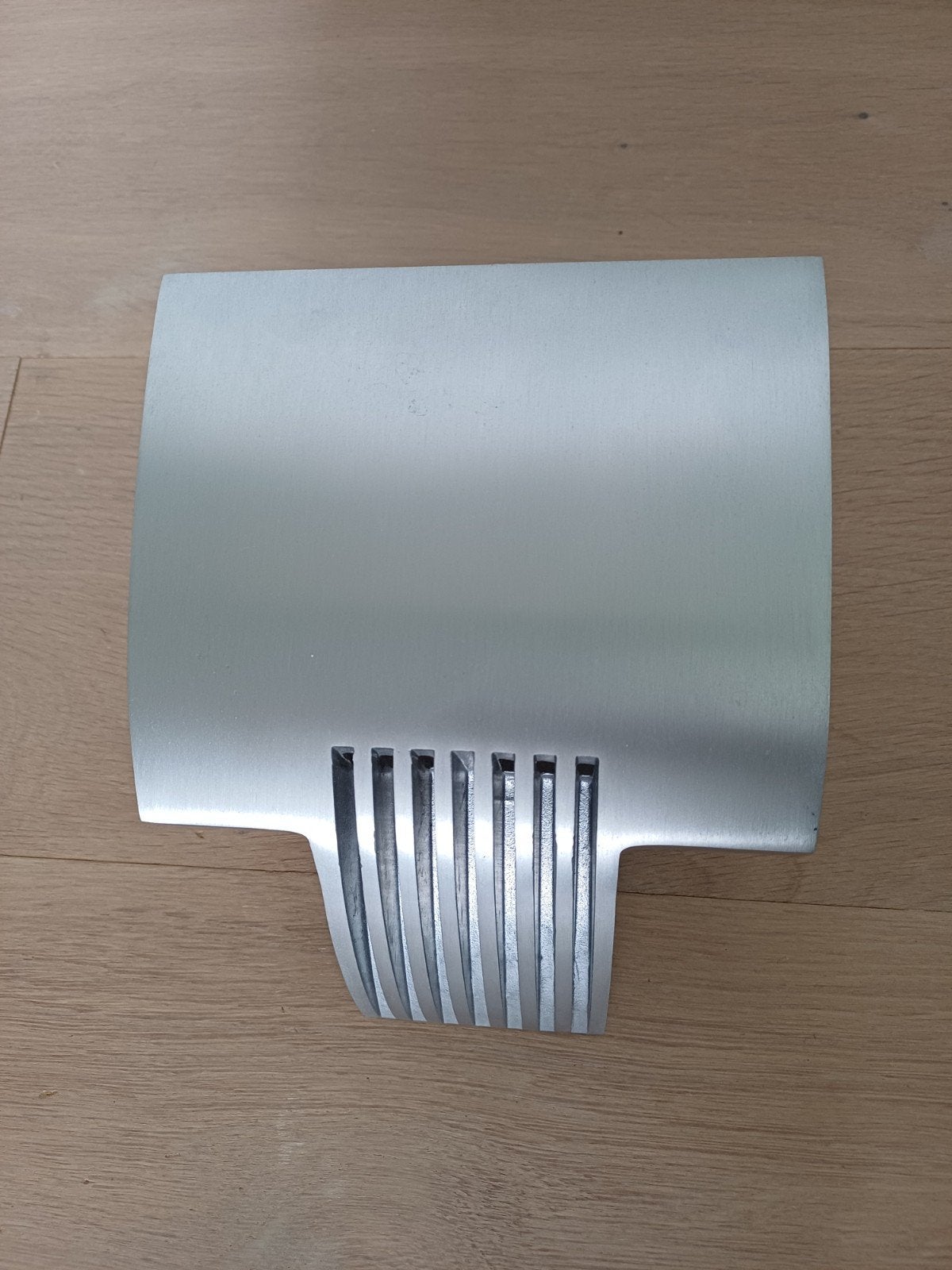 Design wandlamp – Metalarte Arqui - Sergi&Oscar Devesa, Ophalen, Inclusief lichtbron, Zo goed als nieuw, Metaal
