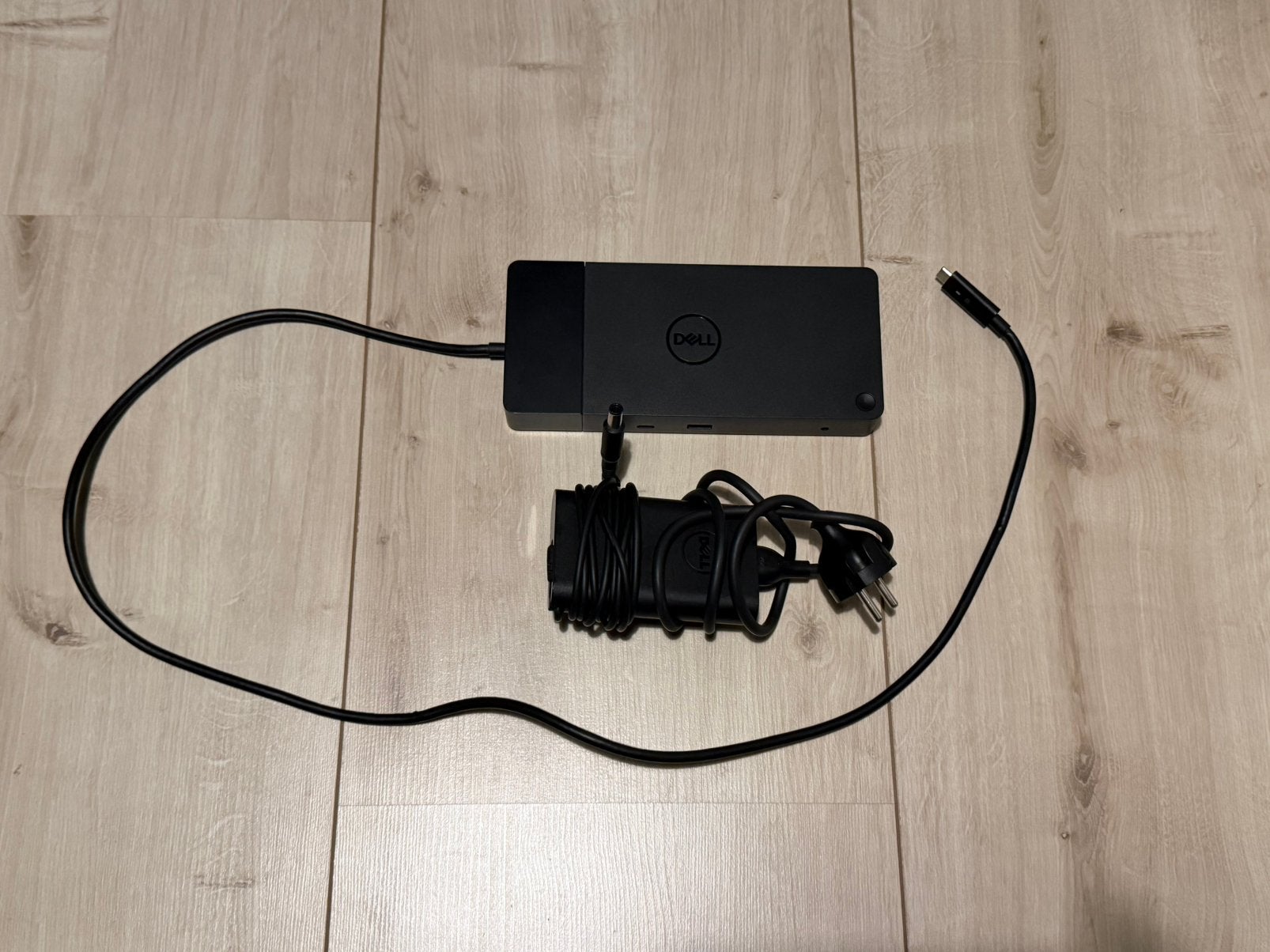 Dell dockingstation, Computers en Software, Laptop-opladers, Ophalen, Zo goed als nieuw