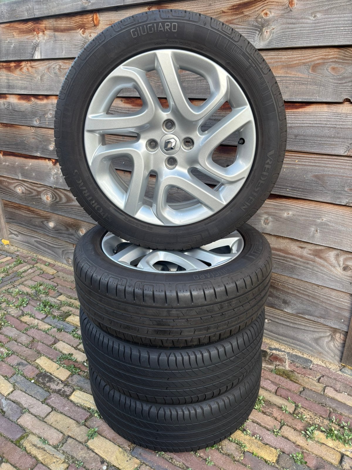4x Renault Captur wielen 205/55R17, Ophalen, Gebruikt