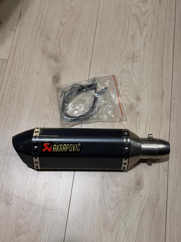 Akrapovic uitlaat voor vespa of zip, Fietsen en Brommers, Brommeronderdelen | Scooters, Ophalen of Verzenden, Zo goed als nieuw