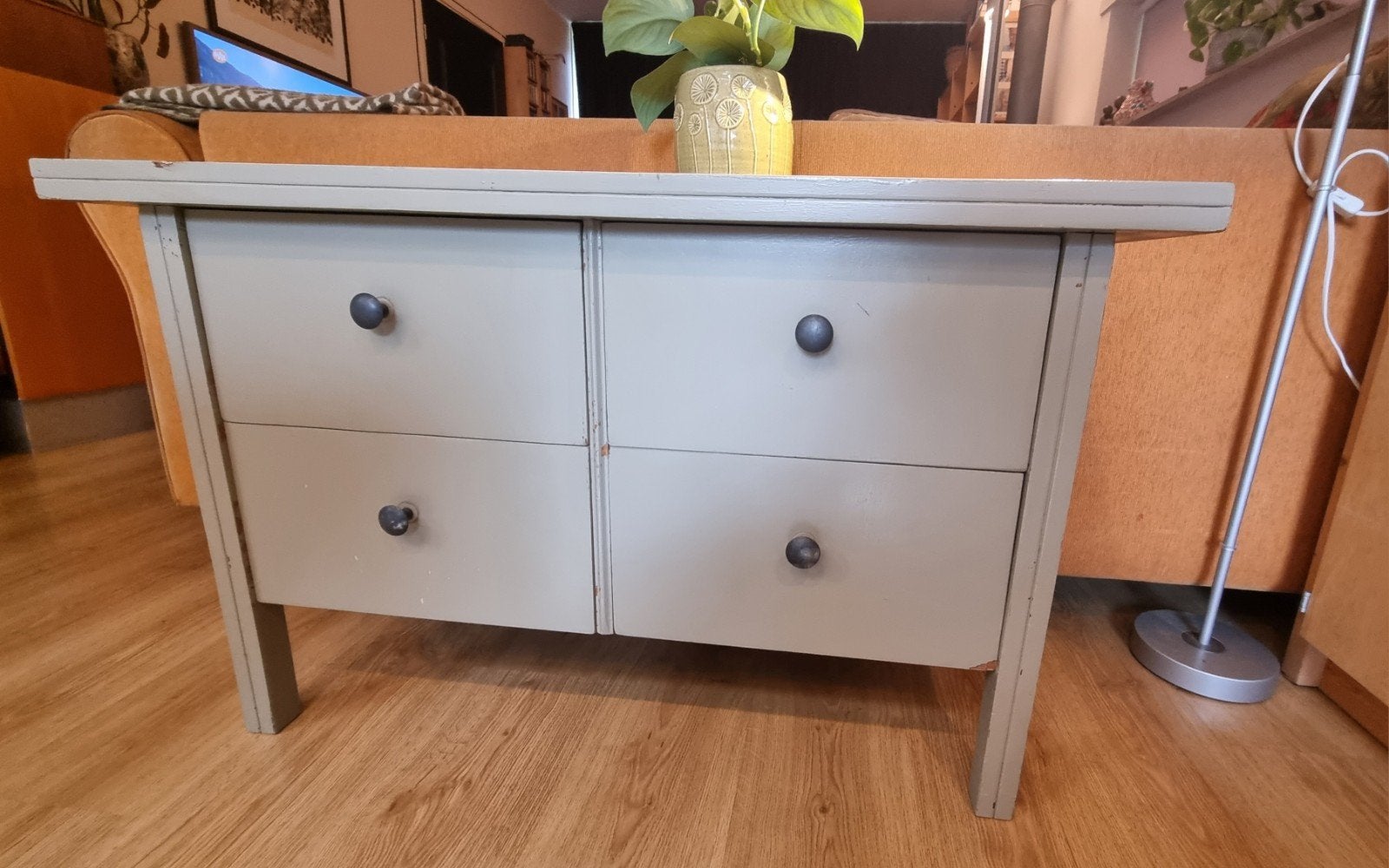 Gratis af te halen: Houten ladekastje met 4 lades, Gebruikt, 55 tot 75 cm, Landelijk, Rechthoekig