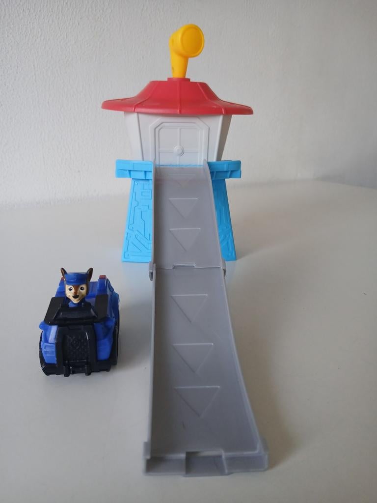 Paw patrol uitkijktorentje met chase auto'tje, Ophalen