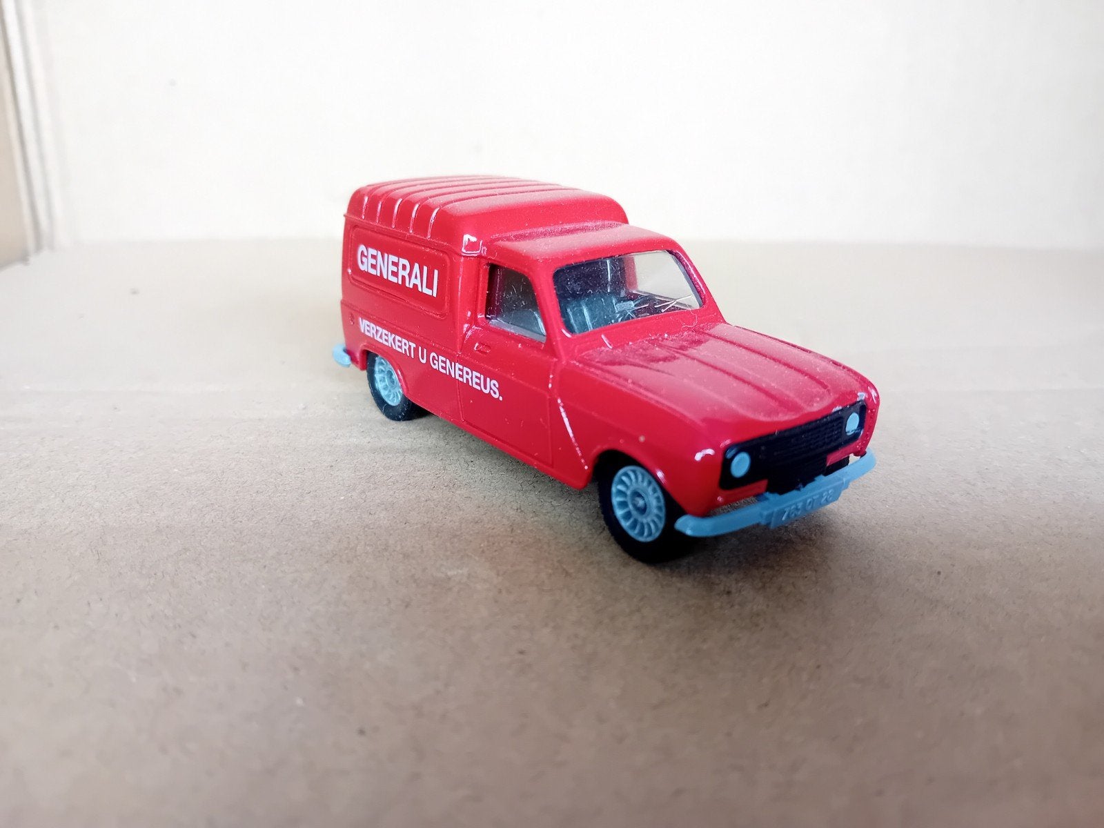 Solido Renault 4 F4 Generali no. 1213 - Made in France, Ophalen of Verzenden, Gebruikt, Auto, Solido