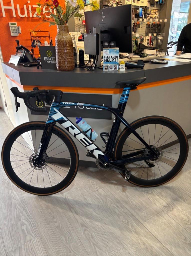 Trek Madone SLR 9 56 Trek Blue Heren Blauw 56cm 2022, Overige merken, Gebruikt, -, - 0
-, NL