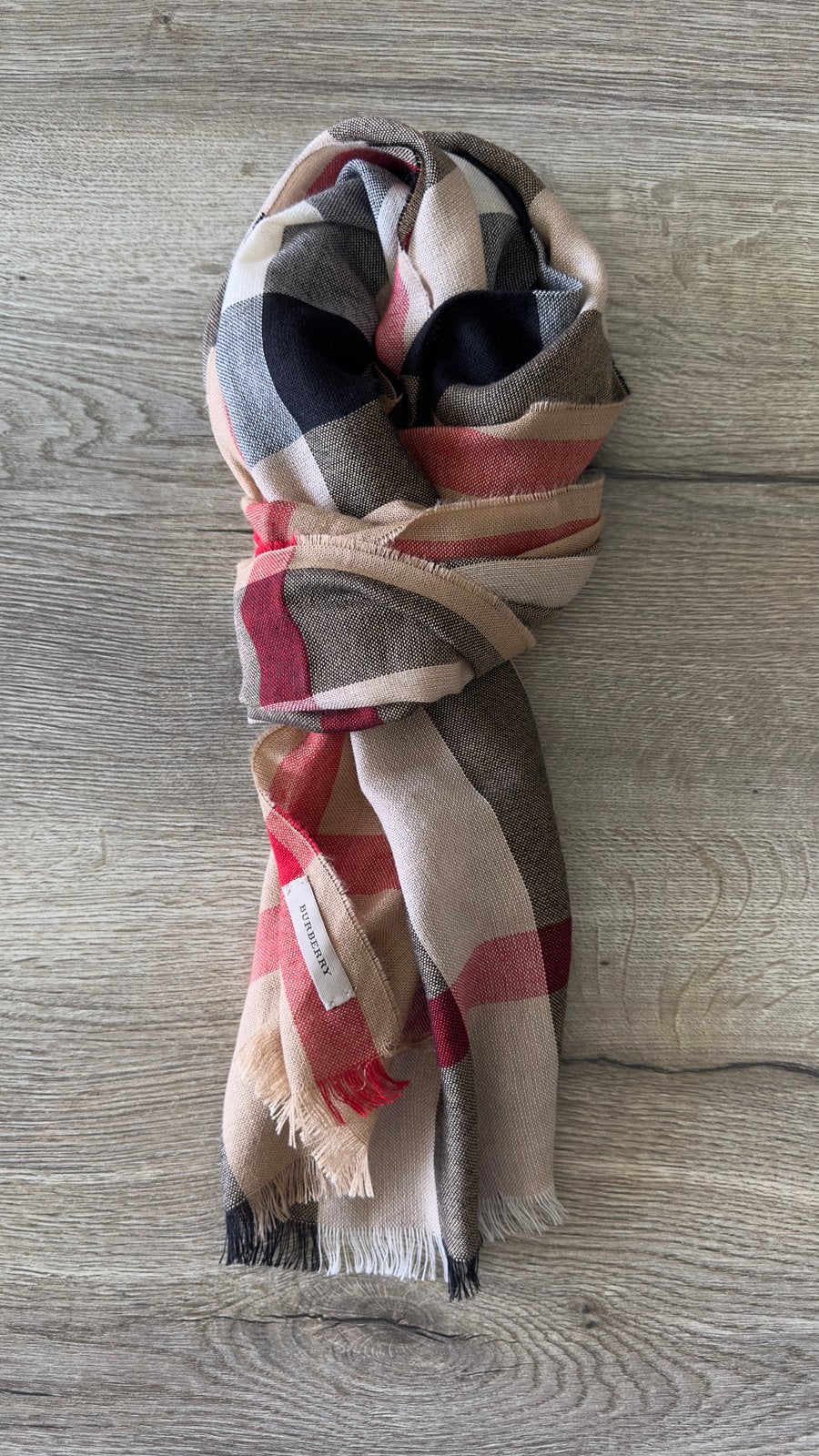 Burberry sjaal van silk en kasjmier - 175 x 50 cm, Verzenden, Gedragen, Maat 46/48 (XL) of groter, Sjaal