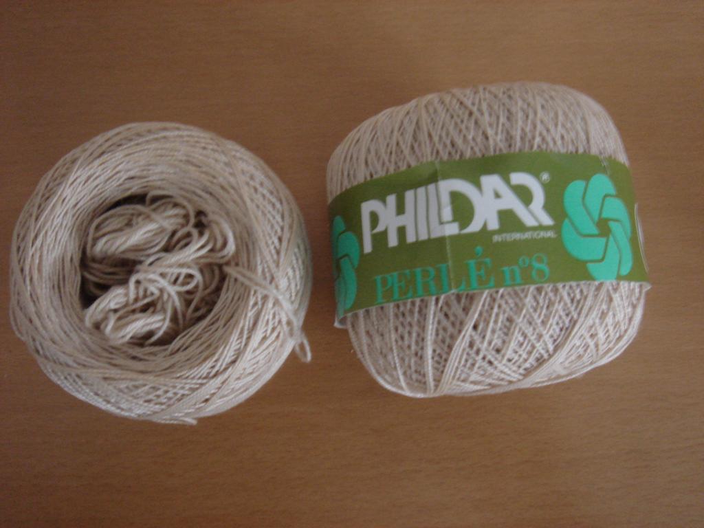 2 bollen Haakgaren beige Phildar Perlé nr. 8, Ophalen of Verzenden, Zo goed als nieuw, Haken, Wol of Garen