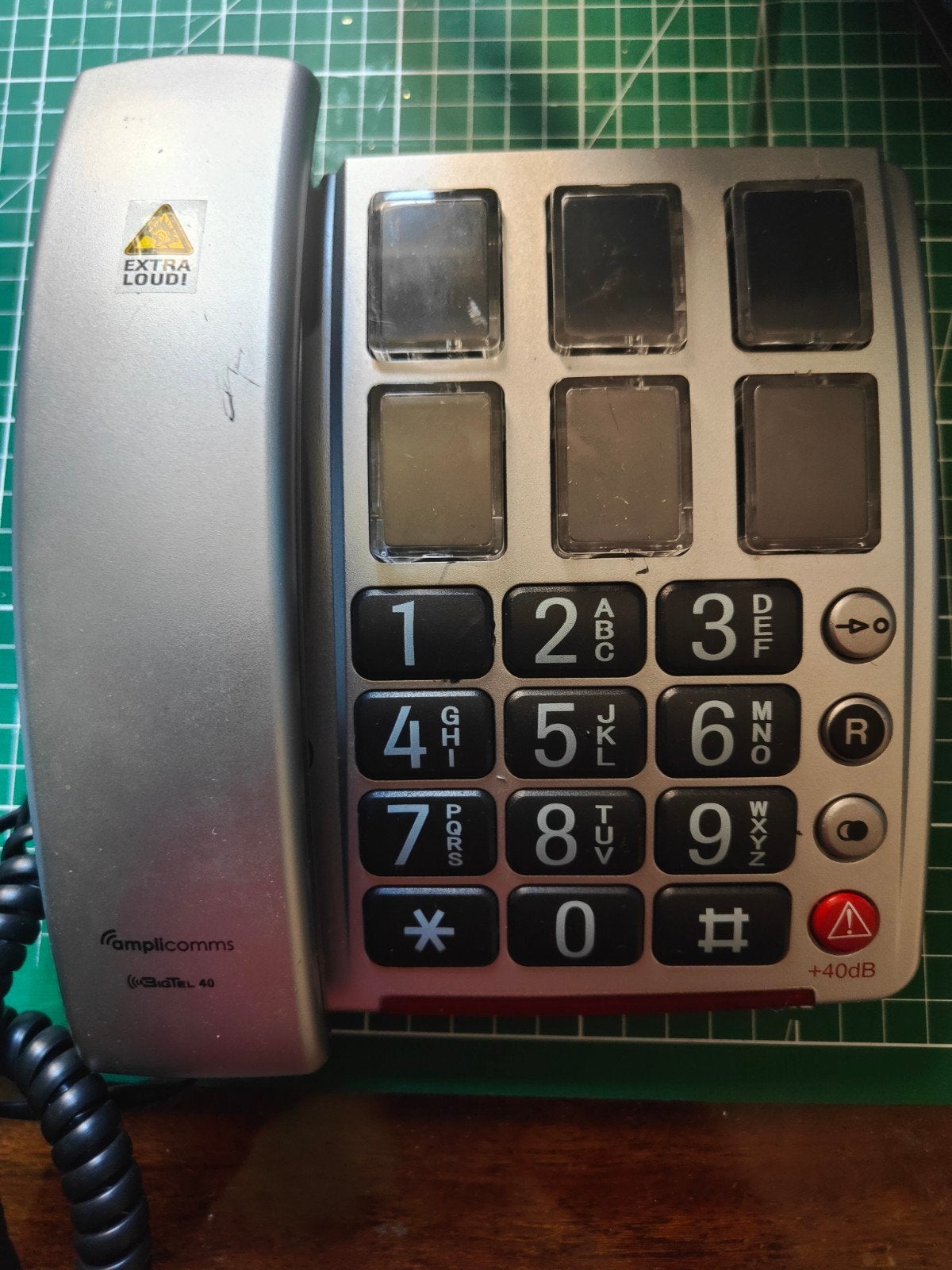 Amplicomms BigTel 40 Plus seniorentelefoon met fototoetsen, Telecommunicatie, Ophalen of Verzenden, Zo goed als nieuw, 1 handset