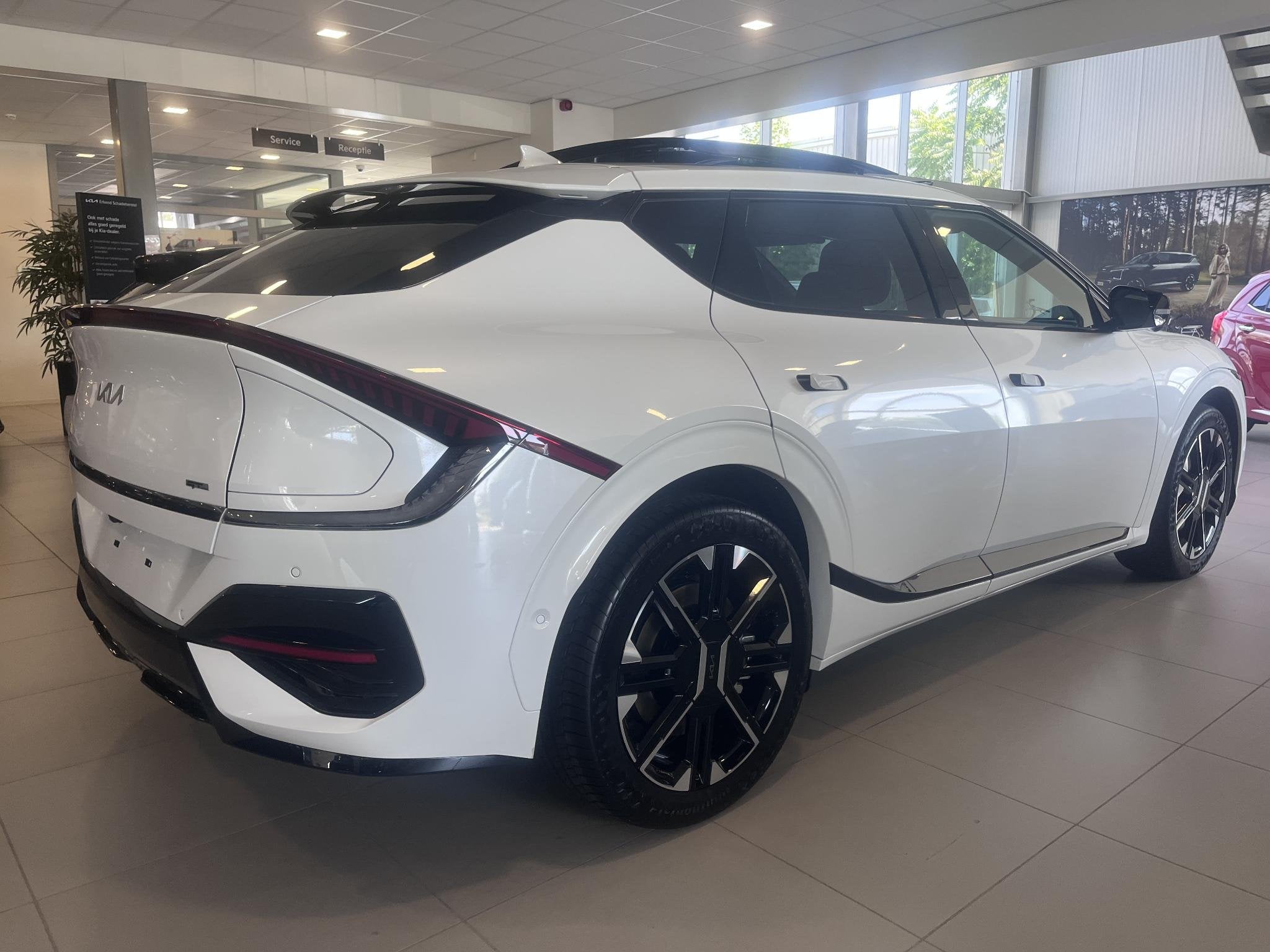 Kia EV6 GT-Line 84 kWh Nieuw op voorraad! Nu € 2000,- extr, Automaat, Achterwielaandrijving, 510 min, 1960 kg