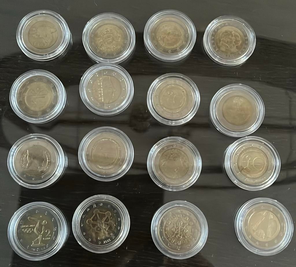 32 2 euromunten uit verschillende landen, Ophalen of Verzenden, Overige landen, 2 euro